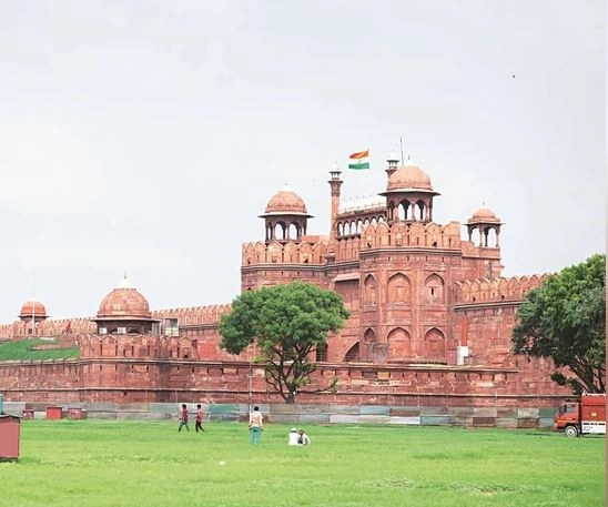 दिल्ली के लाल किले पर ब्लास्ट का अलर्ट... चांदनी चौक मंदिर को बनाया जा सकता है निशाना