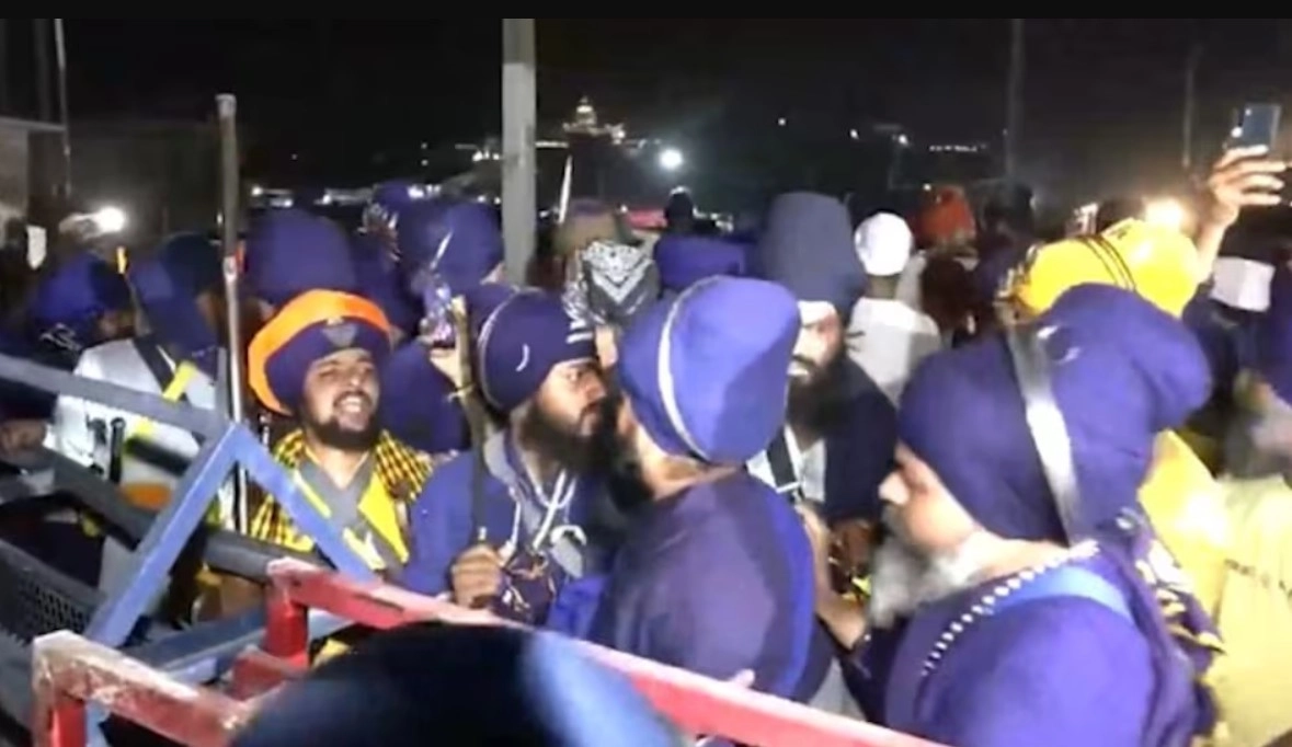 उत्तराखंड में निहंग सिखों ने ज़बरदस्ती प्रवेश, पुलिस से झड़प-हंगामा