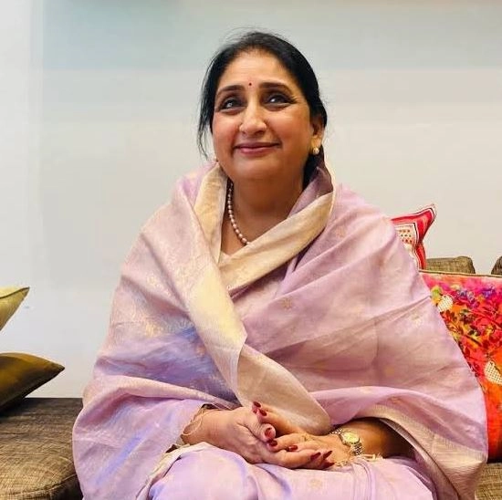 Maharashtra Politics: डिप्टी सीएम पद की शपथ लेंगी सुनेत्रा पवार