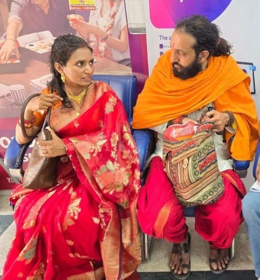 IITian बाबा अभय सिंह ने रचाई शादी, मिलिए उनकी पत्नी प्रतीका से