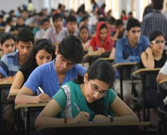 पांच राज्यों में बिका था नीट का पेपर, अब खरीदारों की बन रही लिस्ट