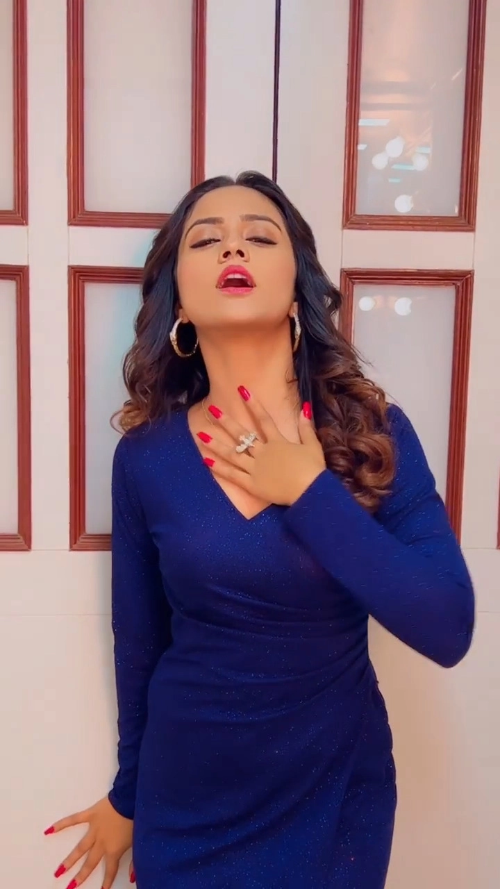 एमएक्स टका तक स्टार निशा गुरगैन के ये आकर्षक लिपसिंक वीडियो आपका दिल जीत लेंगे
