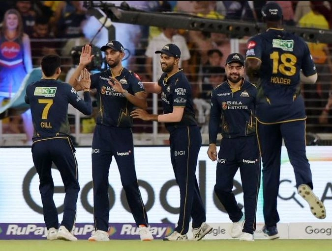 ‘चैंपियन’ चेन्नई प्लेऑफ से बाहर, आज गुजरात के पास बड़ा मौका