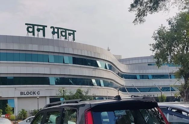 मुख्यालय की VC से, मैदानी अफसर- कर्मचारी हलाकान, ऑफिस अरेस्ट जैसे हालात